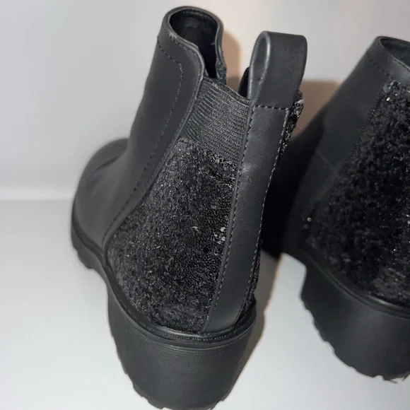 Ladies Sz 5 DV Brand Adorable Black Booties With Sequin Back Girls Sz 3 boots - Picture 8 of 9